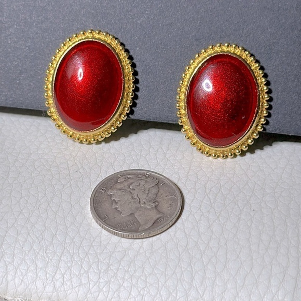 TRIFARI • Vintage Red Enamel & Gold Clip-on Signed Estate Earrings | GVC